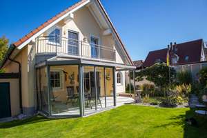 Familienfreundliches EFH mit Garten & 2 Garagen – Die vollständige Adresse der Immobilie erhältst du vom Anbieter., 86316 Friedberg – Vorschaubild 1