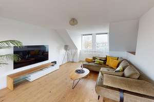 Lichtdurchflutete Dachgeschosswohnung mit Loft-Charakter
