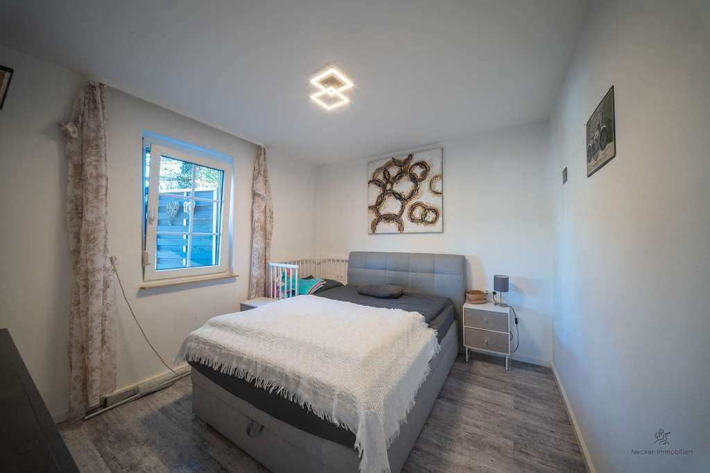 Immobilie in Brackenheim - Ankommen und wohlfühlen: 5 Zimmer, große Terrasse und echtes Hausgefühl - Bild 4