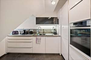 Historic Character Meets Modern City Living. Top-Floor with Private Roof Terrace in Downtown KL – Die vollständige Adresse der Immobilie erhältst du vom Anbieter., 67655 Innenstadt Südwest, Kaiserslautern – Vorschaubild 9