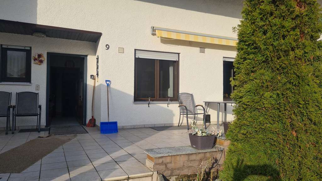 Immobilie in Atting - Ruhig gelegenes Einfamilienhaus mit eingewachsenem Garten und vielseitigem Raumangebot - Bild 2