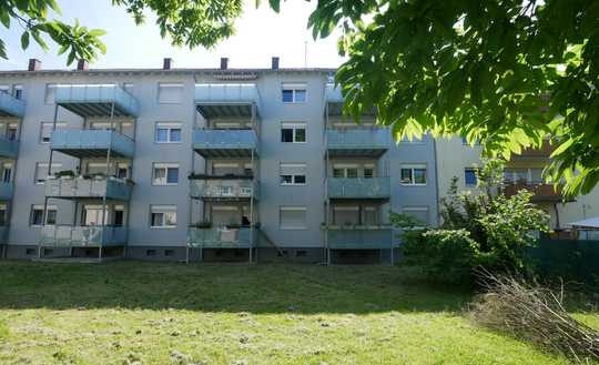 Hell und ruhig im Hochparterre mit großem Westbalkon!