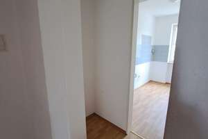 Sehr gut geschnittene, helle 2-Zimmer-Wohnung mit Balkon und Tiefgaragenstellplatz zu verkaufen – 80686 Sankt Ulrich, München – Vorschaubild 7