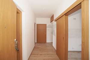 Helle, modern sanierte 3 Raum EG-Wohnung mit XXL-Balkon und Tageslichtbad – Zschopauer Straße 126, 9126 Bernsdorf, Chemnitz – Vorschaubild 11