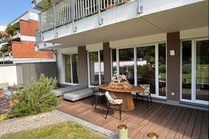 Wohnen 
auf hohem Niveau
Stilvolle Eigentumswohnung
mit großzügigem Garten 
in  D-Unterbach – Die vollständige Adresse der Immobilie erhältst du vom Anbieter., 40627 Unterbach, Düsseldorf – Vorschaubild 5