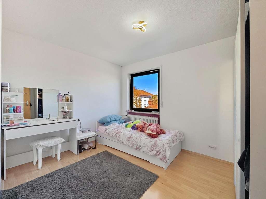 Immobilie in Bergatreute - 4,5-Zimmer-Wohnung mit 2 sonnigen Balkonen & Einzelgarage - Bild 4