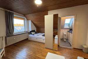 Dachgeschosswohnung löffelfertig 1ZiKüDB mit Einbauküche, voll möbliert – Mühlenbroicher Weg 143, 40472 Rath, Düsseldorf – Vorschaubild 24