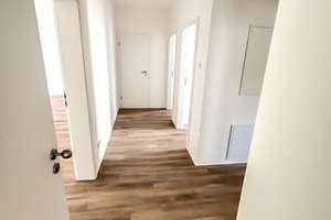 Moderne 4-Zimmer-Wohnung mit Balkon & Tiefgarage in zentraler, ruhiger Lage in Freital – Lutherstraße 28f, 1705 Freital – Vorschaubild 13