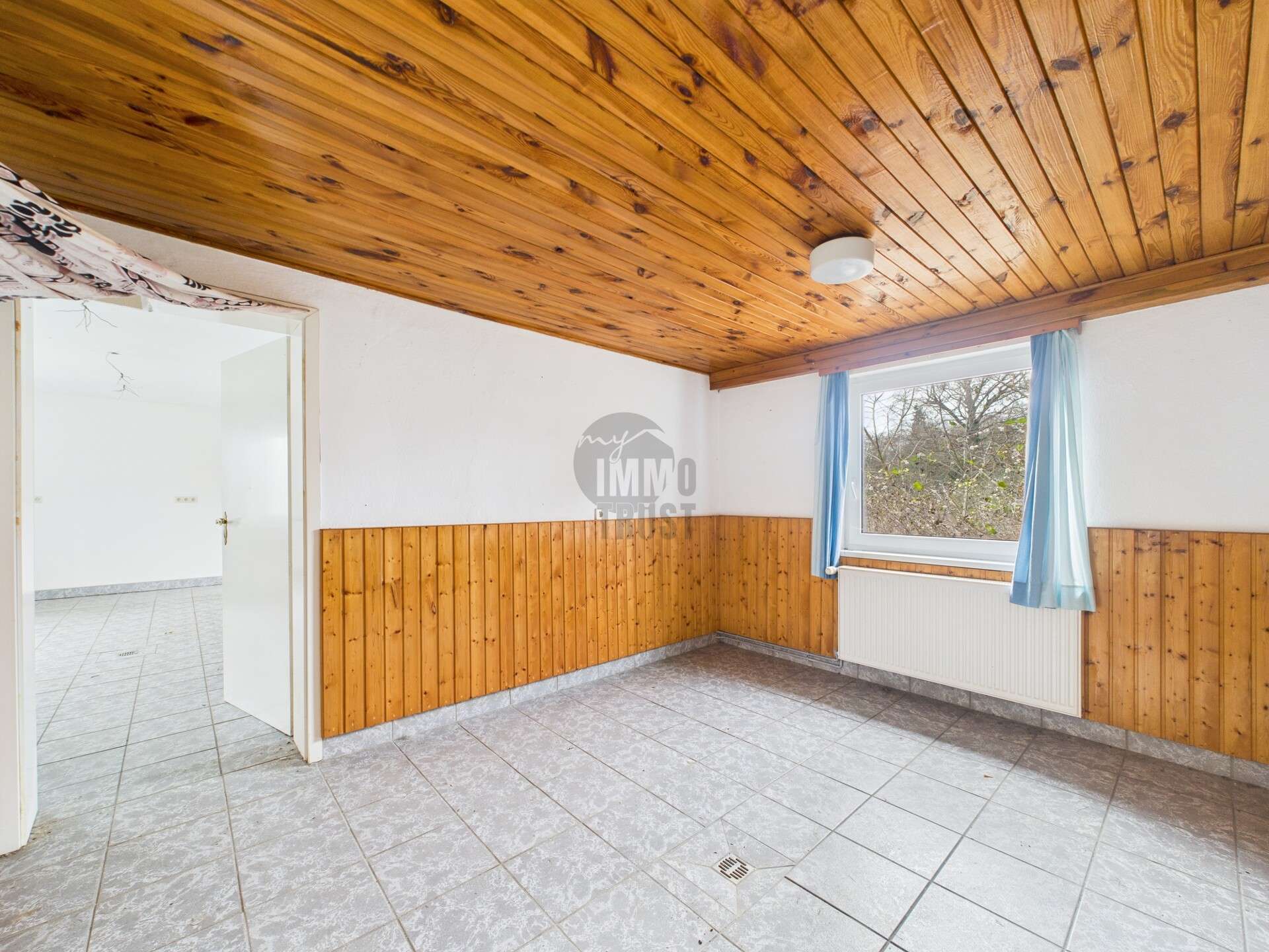 Immobilie in Boitzenburger Land - RUHEOASE AM DORFRAND MIT GROSSZÜGIGEM GRUNDSTÜCK UND SCHLOSSPANORAMA - Bild 4