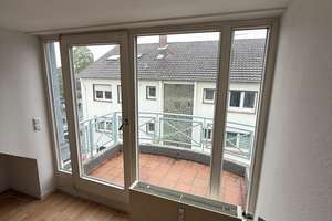 Helle Dachgeschosswohnung mit Süd-West-Balkon & TG-Stellplatz – Ober Buschweg 10, 50999 Sürth, Köln – Vorschaubild 7