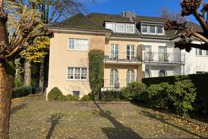 Köln Dellbrück, 3-ZKB Wohnung in 3 Fam. Villa, ideal für alleinstehende Damen.