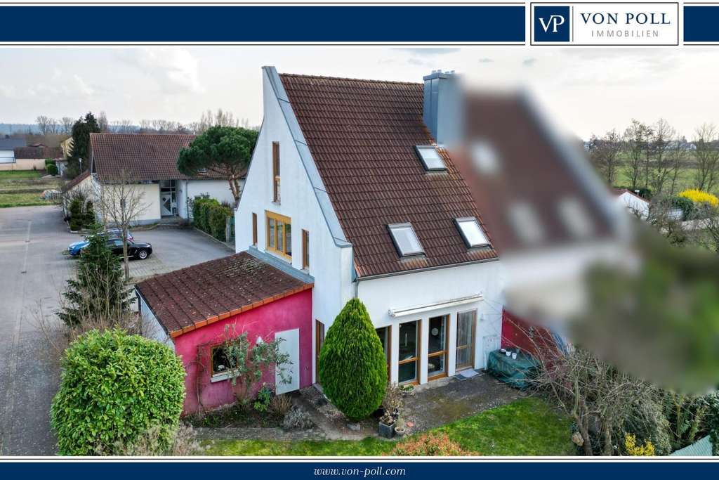 Immobilie in Karlsdorf-Neuthard - Gepflegte Doppelhaushälfte in begehrter Wohnlage von Karlsdorf - Bild 0