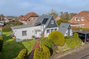 Gemütliches Nur-Dachhaus nahe der Nordseeküste – ideales Feriendomizil! – Die vollständige Adresse der Immobilie erhältst du vom Anbieter., 26553 Dornum – Vorschaubild 1