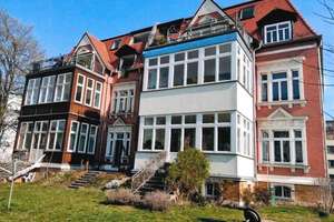 - Attraktiv & Stilvoll -2 Zimmer ETW mit EBK in einem villenartigen MFH