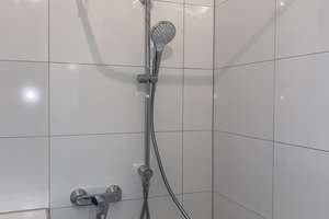 Herrliche Altbauwohnung: große Wohnküche, Original-Dielenböden, hohe Decken, top saniertes Bad – Adolfstr. 7, 53111 Nordstadt, Bonn – Vorschaubild 14