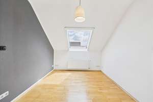 Bad Homburg v.d.H.: *Mehrgenerationenhaus mit Anbau und separagter Werkstatt im Hof* – Die vollständige Adresse der Immobilie erhältst du vom Anbieter., 61350 Bad Homburg vor der Höhe – Vorschaubild 11