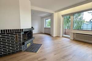 Helle, frisch sanierte 3-Zimmerwohnung mit großem Balkon und Blick ins Grüne