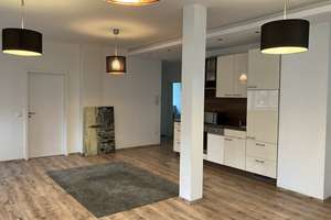 Ansprechende und vollständig renovierte 2-Raum-Loft-Wohnung in Krumbach (Schwaben)