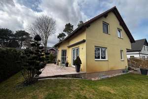 Ein Zuhause zum Ankommen-Freistehendes Einfamilienhaus in zweiter Reihe- Ruhe, Privatsphäre & Grün – Die vollständige Adresse der Immobilie erhältst du vom Anbieter., 12623 Mahlsdorf, Berlin – Vorschaubild 5