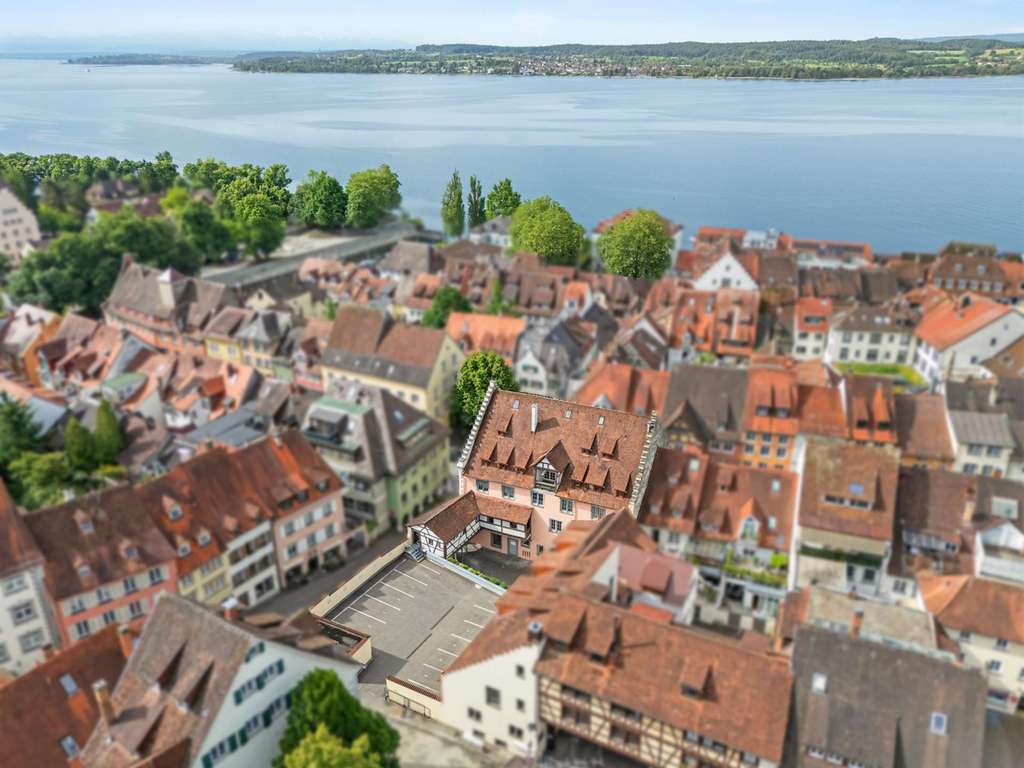 Attraktives Anlageobjekt mit drei Ferienwohnungen, einer Wohnung, Café und Kiosk in begehrter Lage