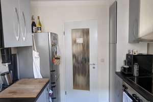 Möbelierte Wohnung 2 Zimmer, Küche, Bad,  renovierte vollmöblierte 56 m2 Wohnung  mit Balkon – Innere Uferstraße 5a, 86153 Rechts der Wertach, Augsburg – Vorschaubild 6