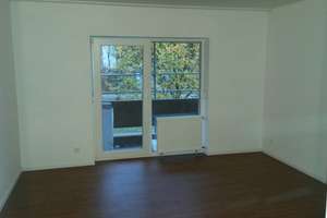Geschmackvolle, modernisierte 1-Zimmer-Wohnung mit Balkon und Einbauküche in Regensburg – Klenzestraße 25, 93051 Kumpfmühl-Ziegetsdorf-Neuprüll, Regensburg – Vorschaubild 1