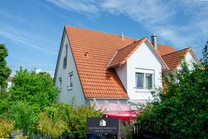 Wohnen in attraktiver Lage: Doppelhaushälfte mit Terrasse, Garten und Stellplatz – Die vollständige Adresse der Immobilie erhältst du vom Anbieter., 92224 Gärbershof, Amberg – Vorschaubild 1