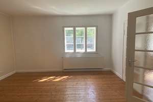 +Dielenboden in EG 3-Zimmer-Wohnung mit Balkon in gepflegter Denkmalanlage – Hannover-Kleefeld 8_13 – Die vollständige Adresse der Immobilie erhältst du vom Anbieter., 30628 Kleefeld, Hannover – Vorschaubild 19