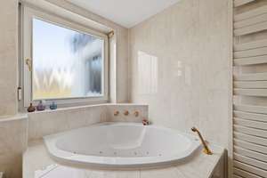 RESERVIERT: Exklusive Villa mit Schwimmbad, Sauna und atemberaubendem Blick – Die vollständige Adresse der Immobilie erhältst du vom Anbieter., 72766 Reutlingen-Mitte, Reutlingen – Vorschaubild 30