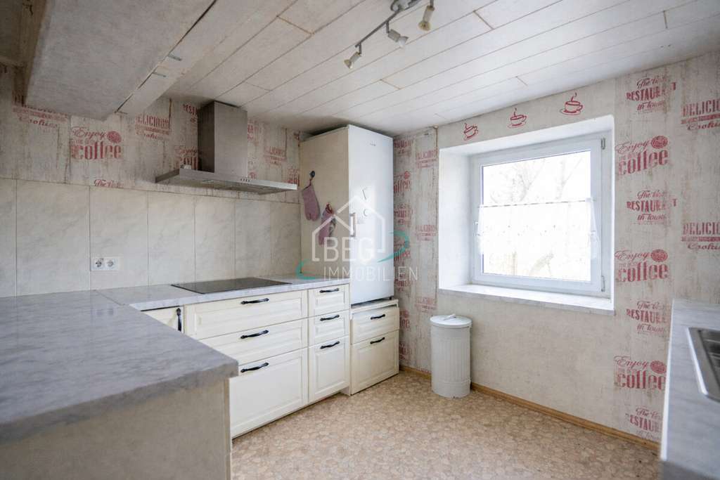 Immobilie in Neuenstein - Großzügiges Zweifamilienhaus mit Scheune, Nebengebäuden und weitläufigem Grundstück - Bild 4