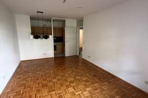 Geschmackvolle 2-Raum-Erdgeschosswohnung mit Einbauküche in Köln-Junkersdorf – Sterrenhofweg 43, 50858 Junkersdorf, Köln – Vorschaubild 2