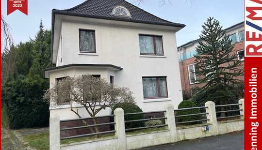 Bild von *Stadtvilla nähe Klinikum*beheizter Wintergarten*Kamin*Doppelgarage* u.v.m*