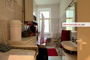 IMMOBERLIN.DE - Angenehme Altbauwohnung mit Loggia in gefragter Kiezlage – Die vollständige Adresse der Immobilie erhältst du vom Anbieter., 10245 Friedrichshain, Berlin – Vorschaubild 3