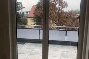 Wunderschöne, sonnendurchflutete 2-Zimmer-Wohnung  im Zentrum Großhaderns – Großhaderner Straße 24 a, 81375 Neuhadern, München – Vorschaubild 4