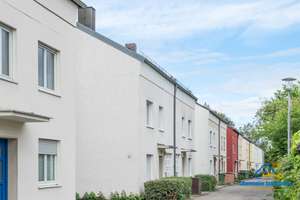 Großzügige, vielseitige Doppelhaushälfte mit Garten und Garage – Wohnen auf drei Ebenen – Die vollständige Adresse der Immobilie erhältst du vom Anbieter., 93055 Burgweinting-Harting, Regensburg – Vorschaubild 2