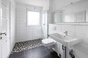 Ihr neues zuhause mit Ausblick: günstige 2-Zimmer-Wohnung – Gotenstr. 135, 53175 Plittersdorf, Bonn – Vorschaubild 2