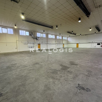 ebenerdige Tore | ca. 1.750 m² Produktions- und Bürofläche zu vermieten