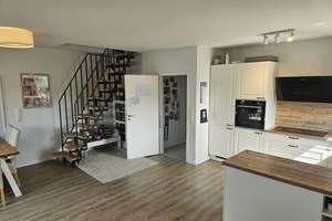 Moderne 3,5-Zimmer-Maisonette | ca. 98 m² Wohn- & Nutzfläche | Marken-Küche | Balkon | Stellplatz  – Die vollständige Adresse der Immobilie erhältst du vom Anbieter., 22459 Schnelsen, Hamburg – Vorschaubild 3