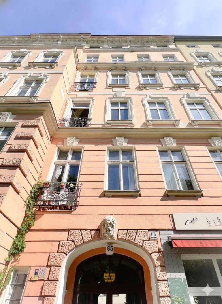 Herrschaftliche und lichtdurchflutete Altbauwohnung mit hohen Decken und imposanten Stuckdetails!, Berlin – Bild 2