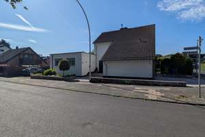Mehrfach modernisiertes Einfamilienhaus zum Einziehen bereit - Rarität mit großem Grundstück – Am Apostelhof 60, 50226 Frechen – Vorschaubild 3