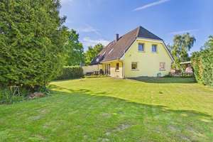 Ruhig gelegene Doppelhaushälfte nahe der Ostsee mit Garten und Carport – Die vollständige Adresse der Immobilie erhältst du vom Anbieter., 23948 Damshagen – Vorschaubild 1