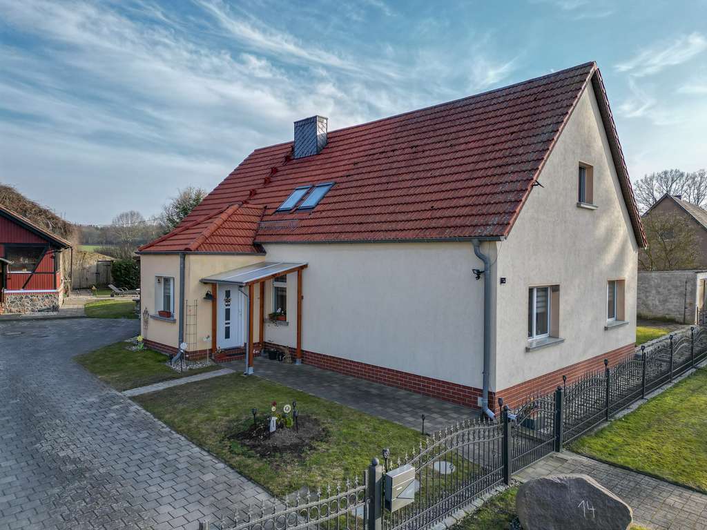 Immobilie in Groß Pankow (Prignitz) - Ankommen und wohlfühlen: Liebevoll renoviertes Familienhaus mit Kamin in ruhiger Lage - Bild 0