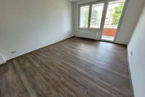 Zentrale 1,5-Zimmer-Wohnung mit Balkon und Dusche in Bremerhaven-Lehe! – Langener Landstraße 21, 27580 Lehe, Bremerhaven – Vorschaubild 2