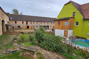 3-Seiten-Bauernhof: großes Grundstück, Scheune, Wohnhaus, Stall- und Wirtschaftsgebäude – Nordsachsen (Kreis) – Vorschaubild 1