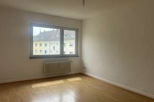 Schöne drei Zimmer Wohnung in gepflegtem Umfeld in Köln-Weidenpesch – Fehrbellinstrasse 6, 50737 Weidenpesch, Köln – Vorschaubild 2