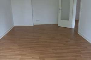 Schön geschnittene 2-Zimmer-Wohnung im Dachgeschoss – Von-Heß-Weg 4, 20535 Hamm, Hamburg – Vorschaubild 2