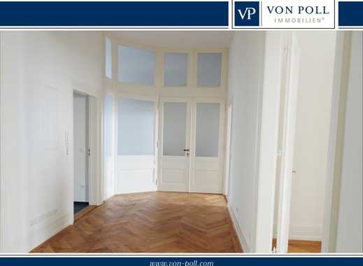 Erstbezug - Aufwendig sanierte Stil-Altbauwohnung