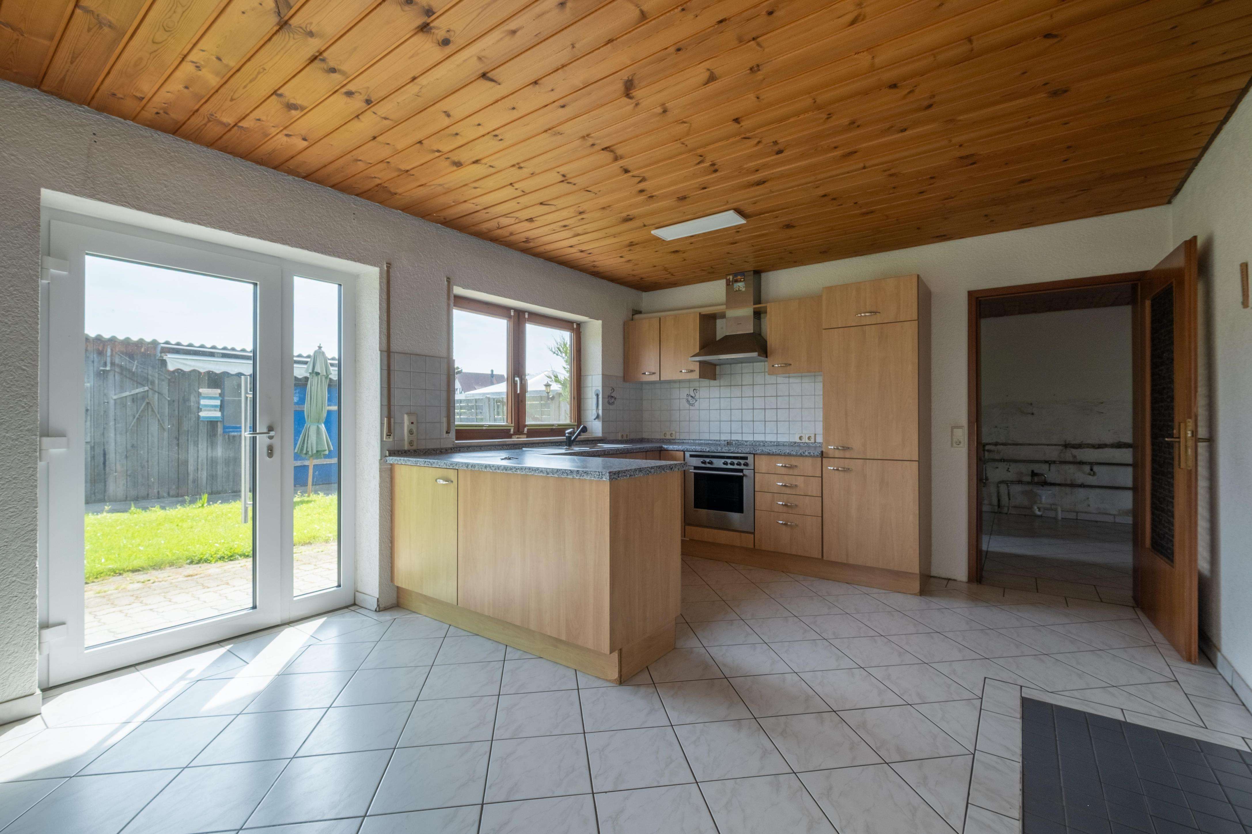 Immobilie in Fronreute - Attraktives Landhaus mit vielen Möglichkeiten – Perfekt für Eigennutzer und Kapitalanleger  - Bild 4