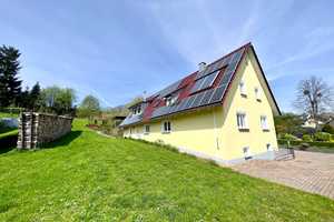 Preisanpassung! 
Energetisch modernisiertes Ein- bzw. Zweifamilienhaus mit Doppelgarage und Garten! – Coburg (Kreis) – Vorschaubild 2