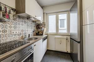 Solides Mehrfamilienhaus mit Entwicklungspotential + Ausbaureserven – Die vollständige Adresse der Immobilie erhältst du vom Anbieter., 70376 Münster, Stuttgart – Vorschaubild 4